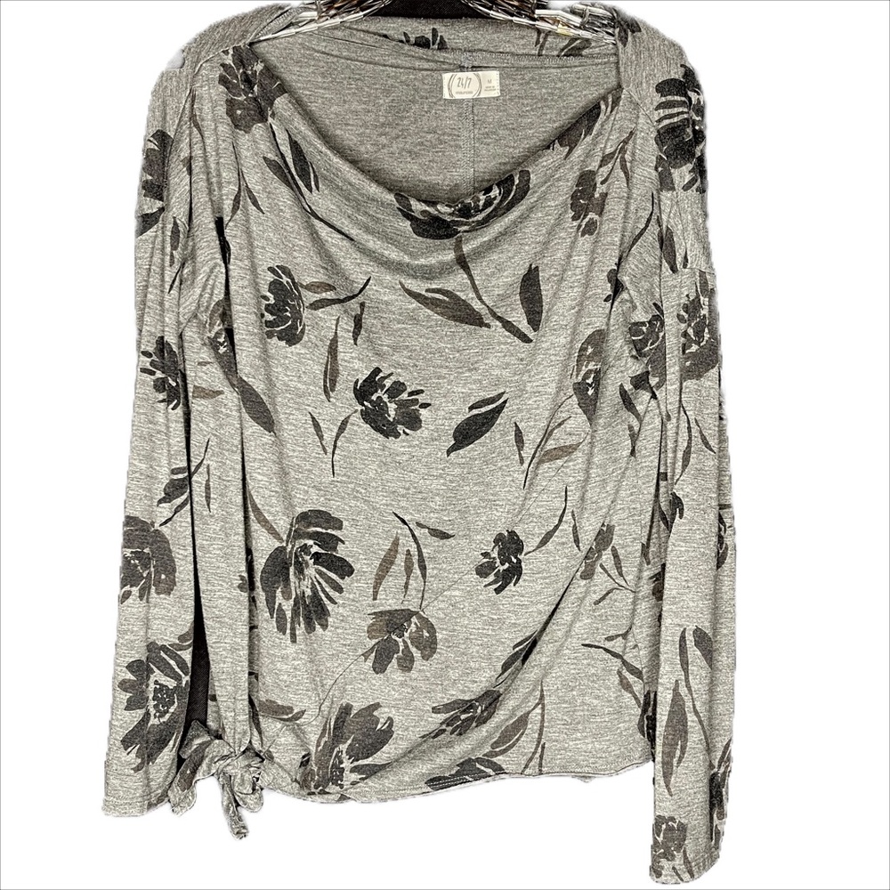 NWOT Long Sleeve Scoop-neck top Size Medium